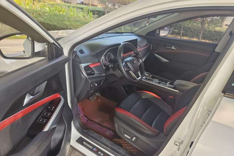 Used SOL X8 2021 300T DCT Leading Smart Connectivity Version 7 Seats