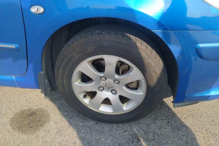 Used Peugeot 307 2013 Hatchback 1.6L Manual Comfort Edition
