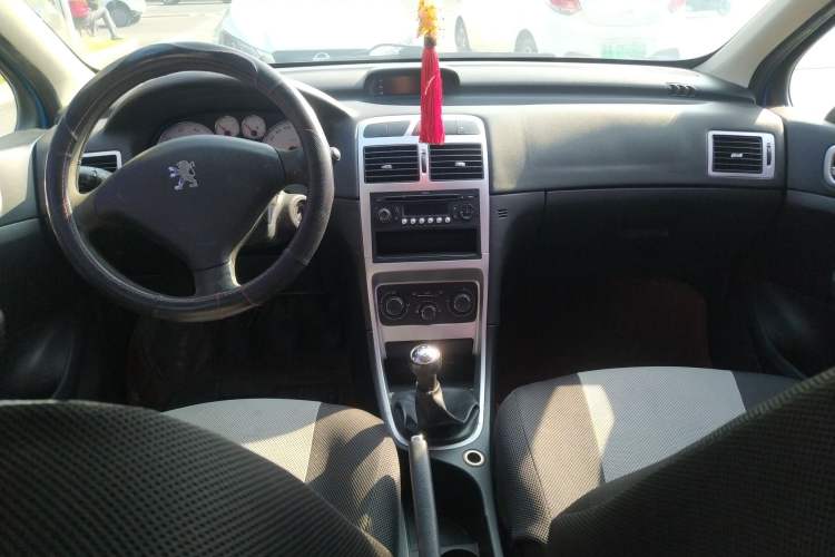 Used Peugeot 307 2013 Hatchback 1.6L Manual Comfort Edition
