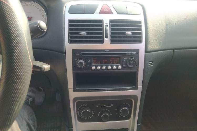 Used Peugeot 307 2013 Hatchback 1.6L Manual Comfort Edition
