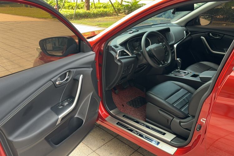 Used Venucia T90 2018 2.0L CVT Smart Connect Fashion Edition China V Standard
