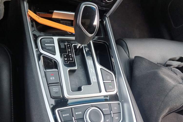 Used Geely Auto Emgrand GT 2015 1.8T Flagship Model
