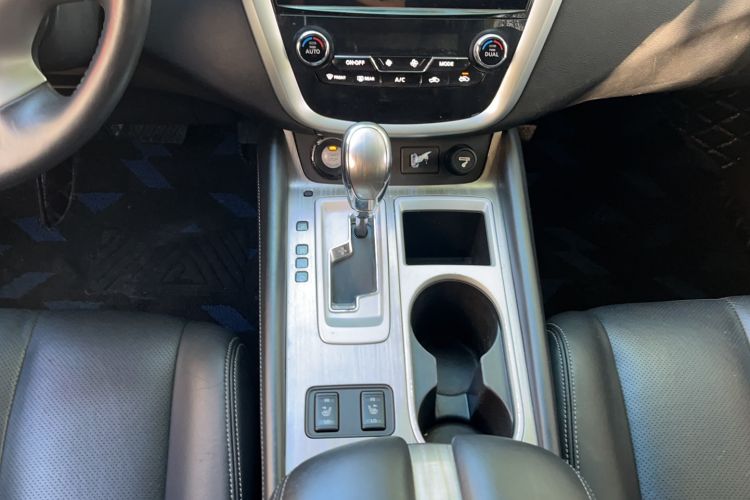 Used Nissan Murano 2019 2.5L XL Two-Wheel Drive Smart Connect Luxury Edition China VI Standard