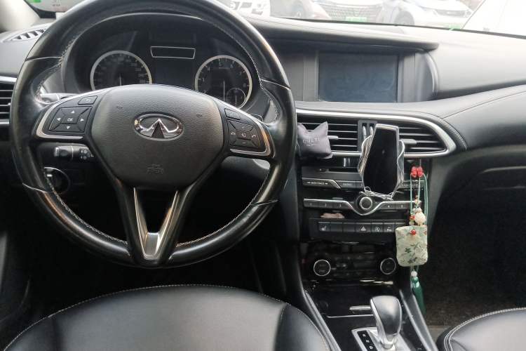 Used Infiniti QX30 2017 1.6T Two-Wheel-Drive Sport Edition
