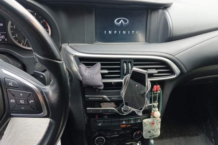 Used Infiniti QX30 2017 1.6T Two-Wheel-Drive Sport Edition
