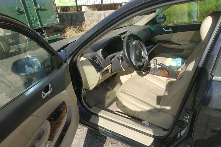 Used BYD G6 2012 2.0L Manual Luxury Version