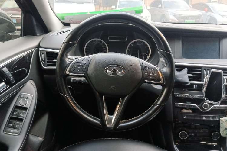 Used Infiniti QX30 2017 1.6T Two-Wheel-Drive Sport Edition
