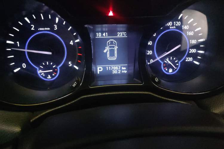 Used JMC Yusheng S350 2013 2.4T Automatic 2WD Diesel Luxury Edition 5 Seats