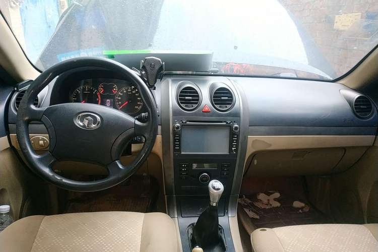 Used Haval H5 Classic 2010 European-style Model Green Quiet 2.0T Manual Two-Wheel Drive Luxury Version
