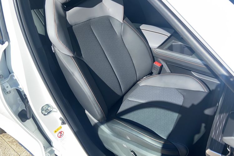 Used Oshan Z6 New Energy 2023 ZhiDian iDD 150KM Flagship PLUS Smart Parking Edition