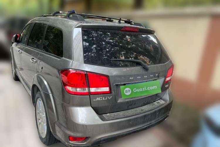 Used Dodge Journey 2013 2.4L Two-Wheel Drive Luxury Version
