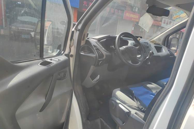 Used Ford Transit 2017 2.0T Diesel Van Mid-Chassis Mid-Roof China V Standard