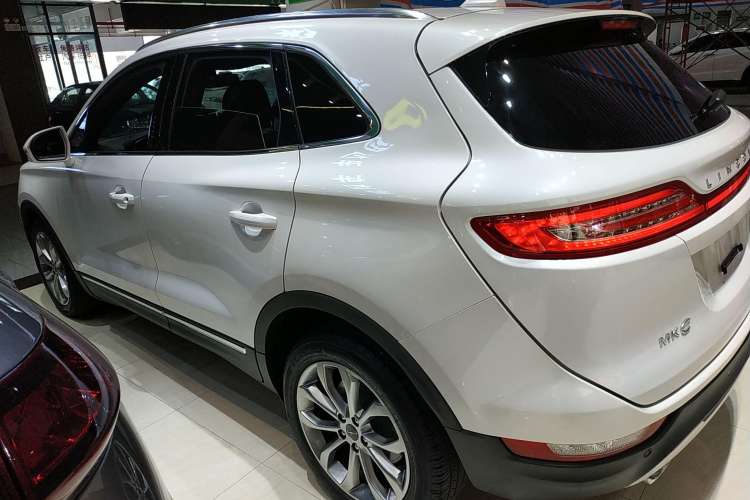 Used Lincoln MKC 2017 2.0T Two-Wheel-Drive Luxury Edition
