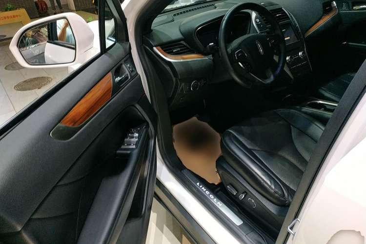 Used Lincoln MKC 2017 2.0T Two-Wheel-Drive Luxury Edition
