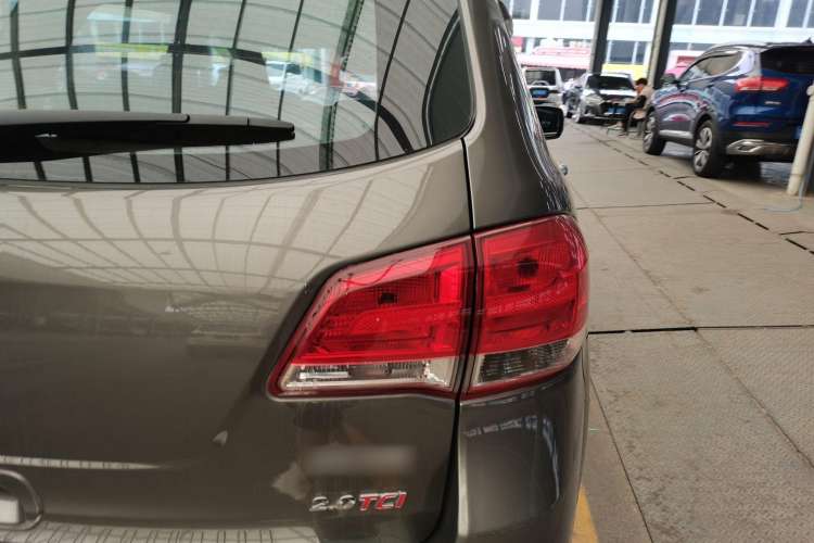 Used Haval H6 2011 Green Silence 2.0T Manual Two-Wheel Drive Elite Model