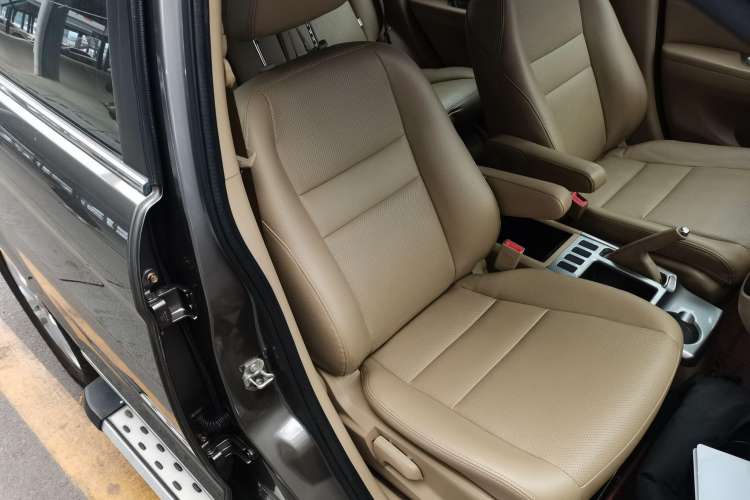 Used Haval H6 2011 Green Silence 2.0T Manual Two-Wheel Drive Elite Model