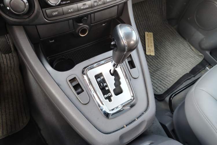 Used SsangYong Rodius 2014 2.0T Diesel Two-Wheel Drive Luxury Navigation Edition
