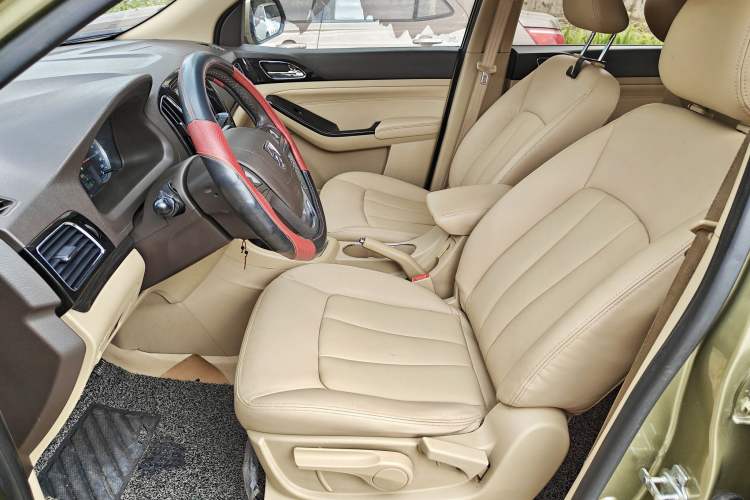 Used Baojun 730 2015 1.8L Manual Luxury Navigation ESP Version 7-seater
