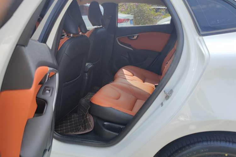 Used Volvo V40 2018 T3 Smart Edition
