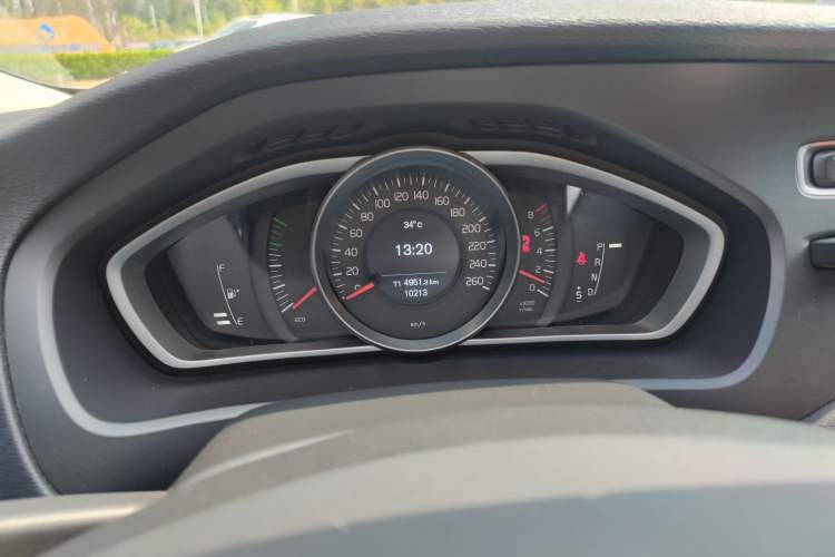 Used Volvo V40 2018 T3 Smart Edition
