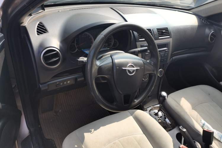 Used Haima Fumei 2011 1.6L Automatic Comfort Edition Steering Wheel