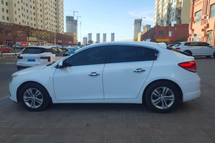 Used Chevrolet Cruze 2013 Hatchback 1.6L Manual Luxury Model
