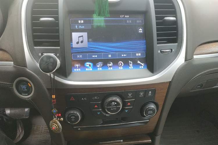 Used Chrysler 300C 2013 3.6L Premium Edition