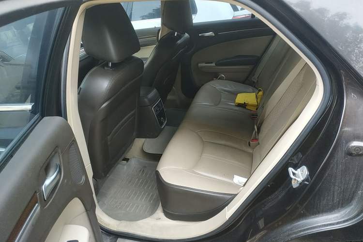 Used Chrysler 300C 2013 3.6L Premium Edition