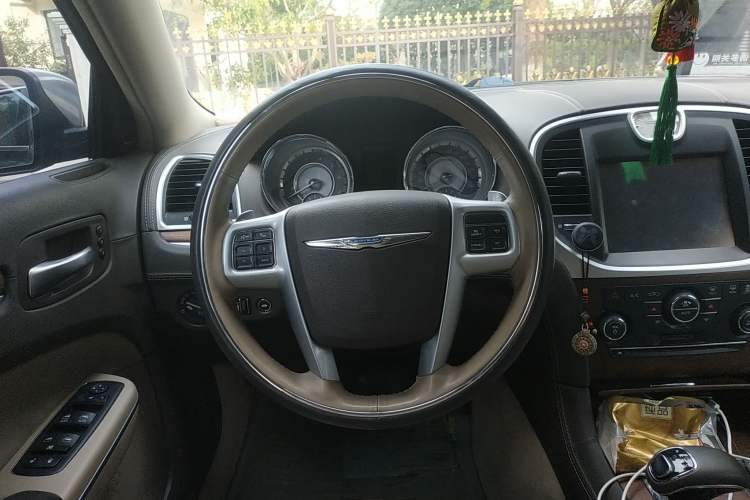 Used Chrysler 300C 2013 3.6L Premium Edition