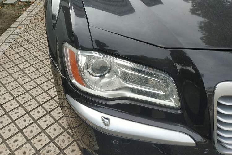 Used Chrysler 300C 2013 3.6L Premium Edition