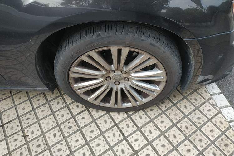 Used Chrysler 300C 2013 3.6L Premium Edition