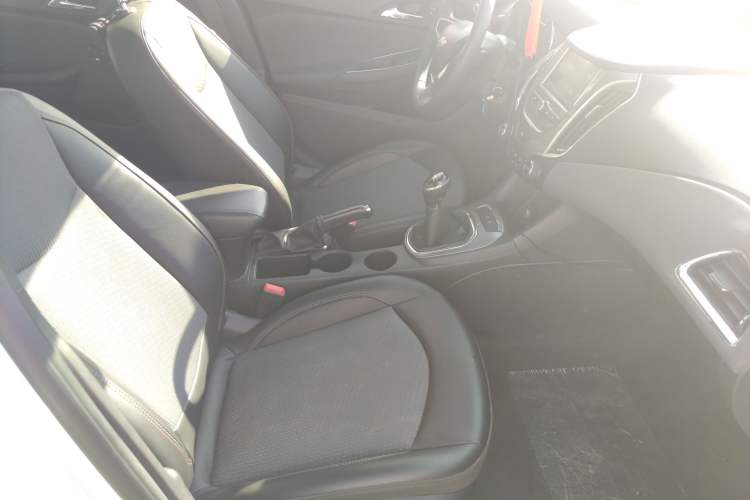 Used Chevrolet Cruze 2018 320 Manual Xuanfeng Edition