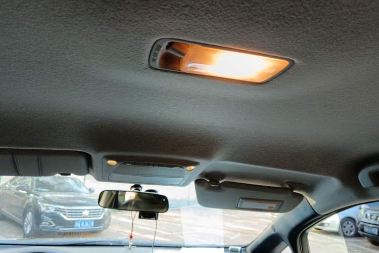 Used Venucia Leaf 2014 Navigation Version 6.6 KW