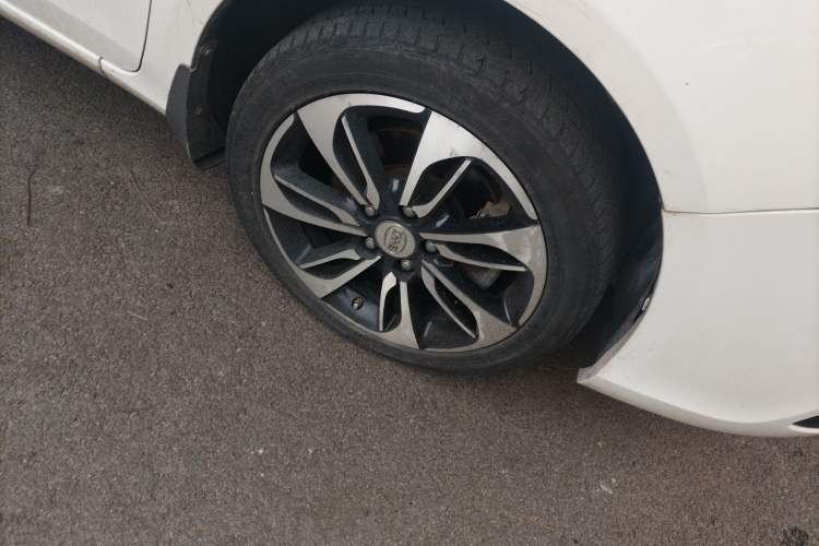 Used BYD Qin 2015 1.5T Dual-Crown Flagship Plus Edition
