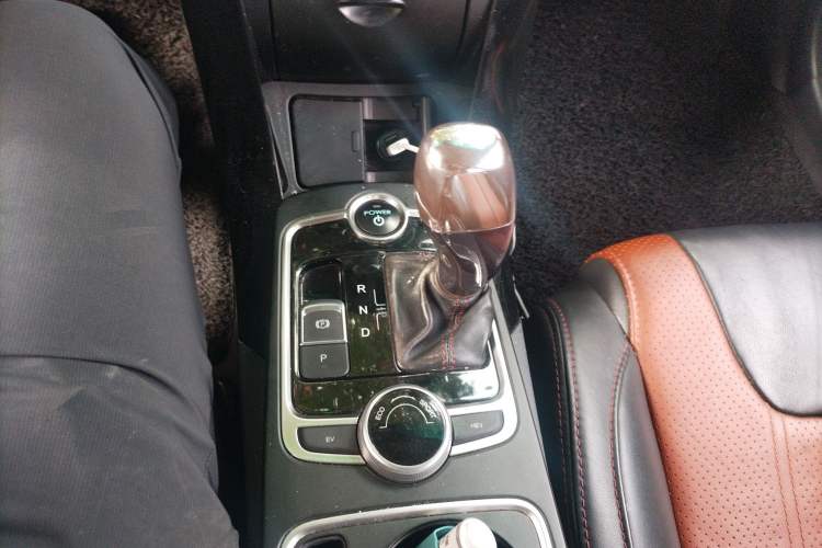 Used BYD Qin 2015 1.5T Dual-Crown Flagship Plus Edition
