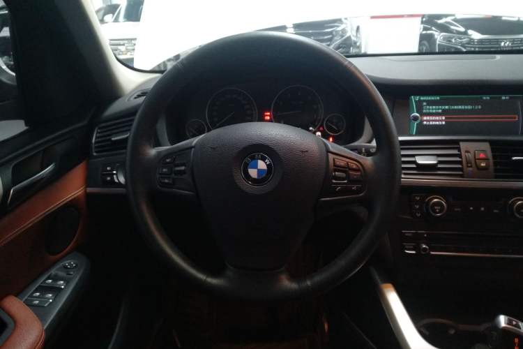Used BMW X3 2011 xDrive28i Leading Model
