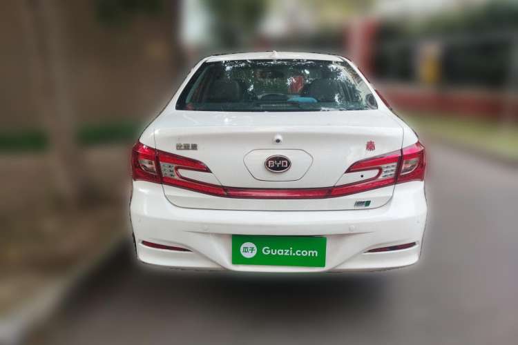 Used BYD Qin 2015 1.5T Dual-Crown Flagship Plus Edition
