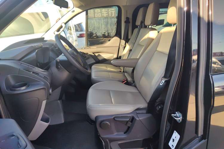 Used Ford Transit 2019 2.0T Diesel Multi-Purpose Commercial Vehicle Short Wheelbase Low Roof 6-Seater China VI Standard
