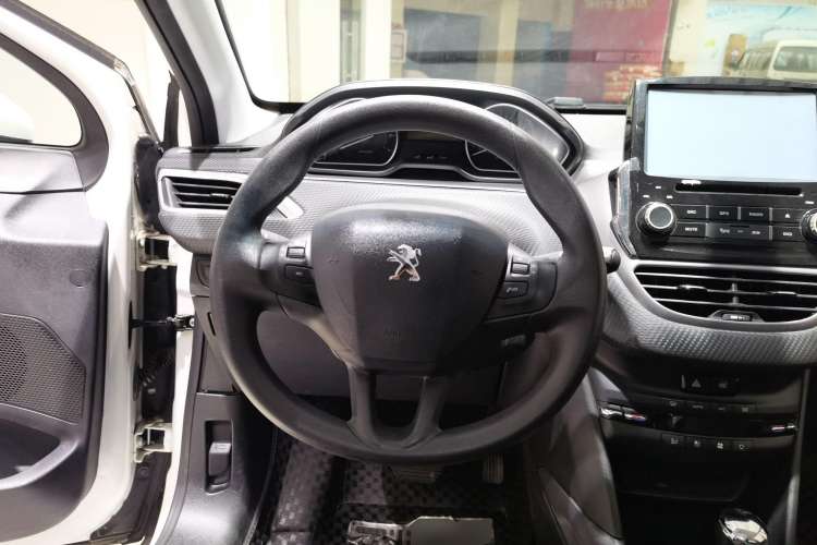 Used Peugeot 2008 2014 1.6L Automatic Fashion Edition