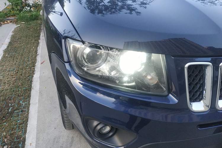 Used Jeep Compass 2014 2.0L two-wheel drive sport version