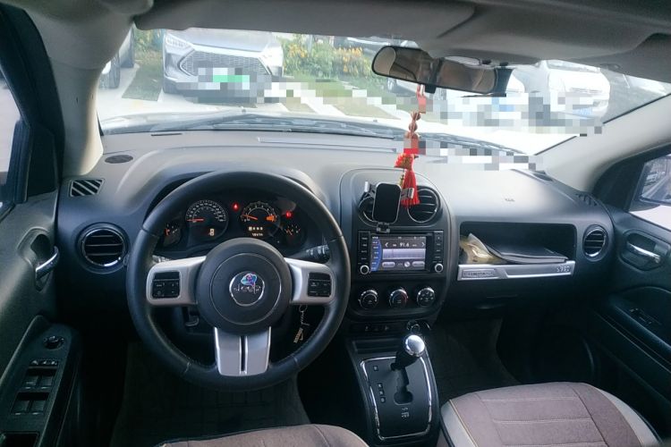 Used Jeep Compass 2014 2.0L two-wheel drive sport version