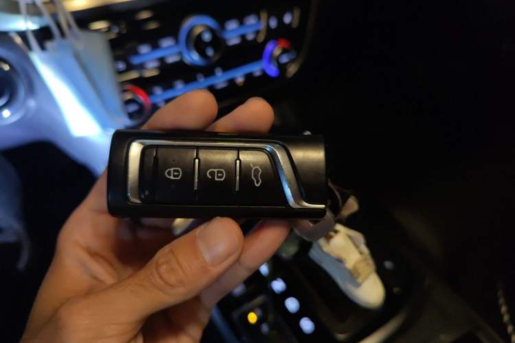 Used GAC Trumpchi GA8 2017 280T Deluxe Edition Vehicle Key