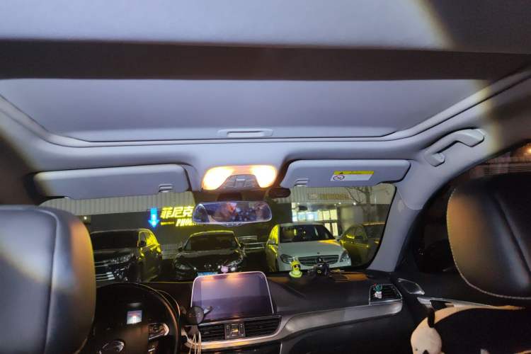 Used GAC Trumpchi GA8 2017 280T Deluxe Edition Headliner