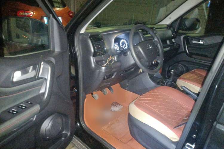 Used CHANGAN OSHAN X70A 2018 1.5L Manual Standard Edition