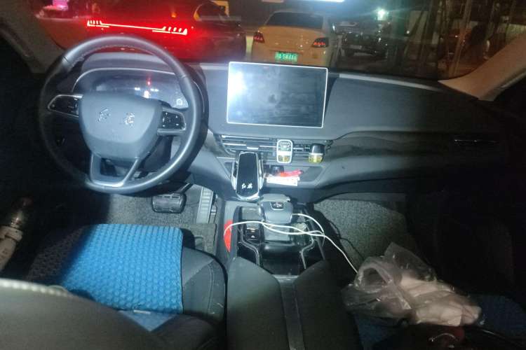 Used Hongqi E-QM5 2022 431 km Charge & Enjoy Edition