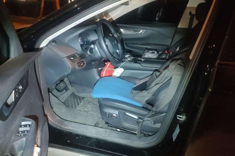 Used Hongqi E-QM5 2022 431 km Charge & Enjoy Edition