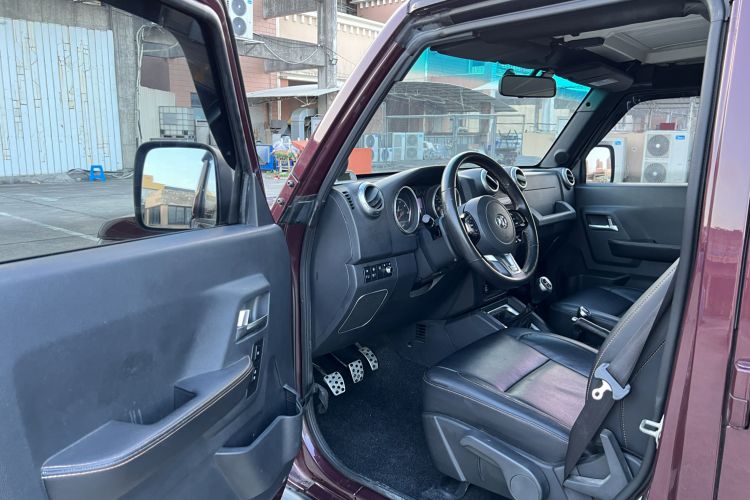 Used BAIC Off-Road BJ40 2016 40L 2.0T Manual All-Wheel Drive Prestige Edition
