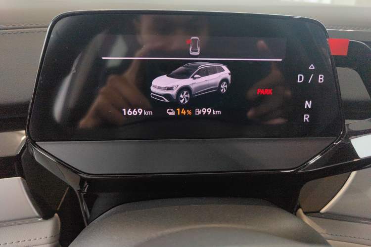 Used Volkswagen ID.6 CROZZ 2022 Long-Range PRO Edition Odometer Close Up