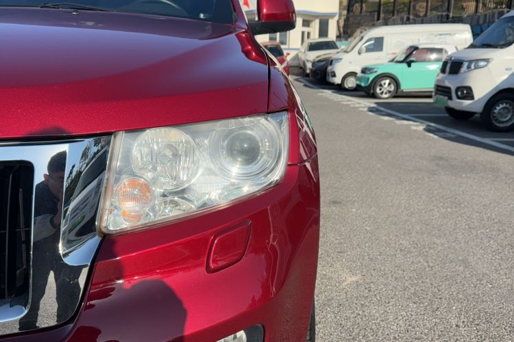 Used Jeep Grand Cherokee 2011 Revised Version 3.6L Comfort Edition
