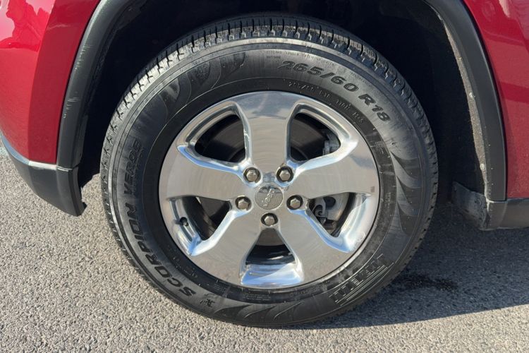 Used Jeep Grand Cherokee 2011 Revised Version 3.6L Comfort Edition
